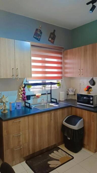 Er Homestay 2R1B Suite Nearby Klia Terminal Sepang Extérieur photo
